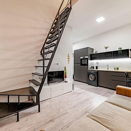 Apartamento Chic Loft Bp: Industrial Gem Budapest Exterior foto