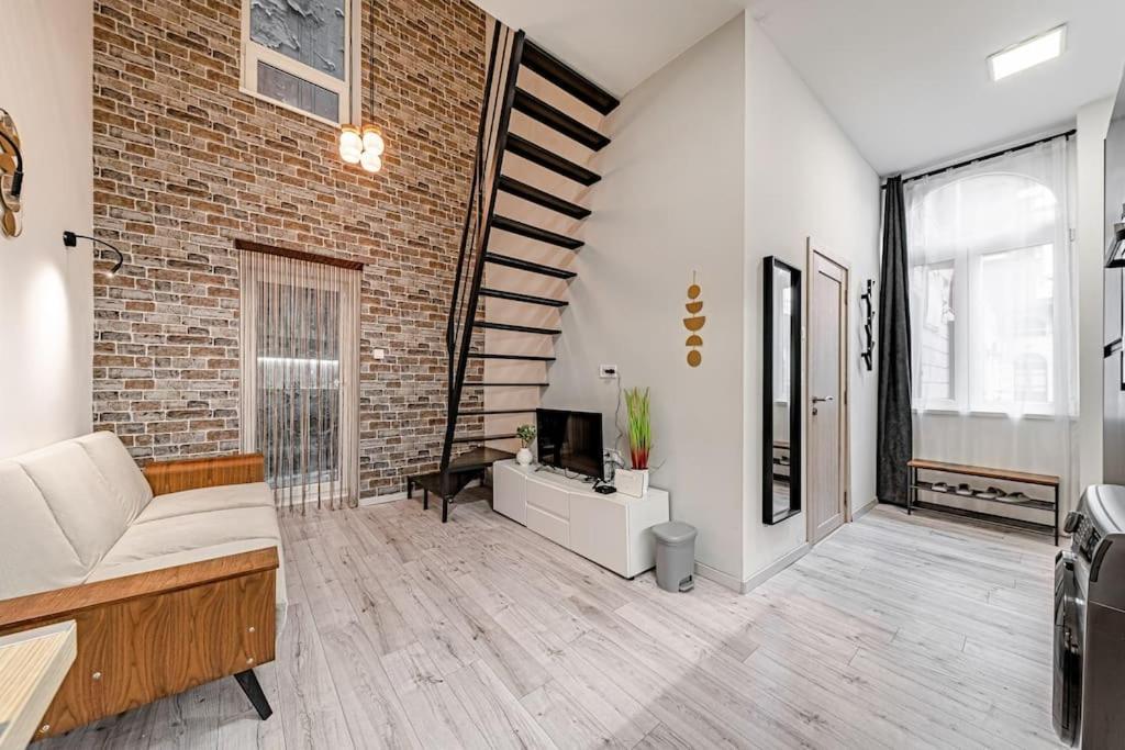Apartamento Chic Loft Bp: Industrial Gem Budapest Exterior foto